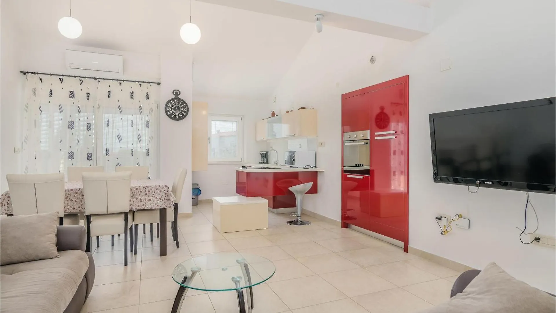 Lovely Apartment In Salatici With Kitchen קרואטיה