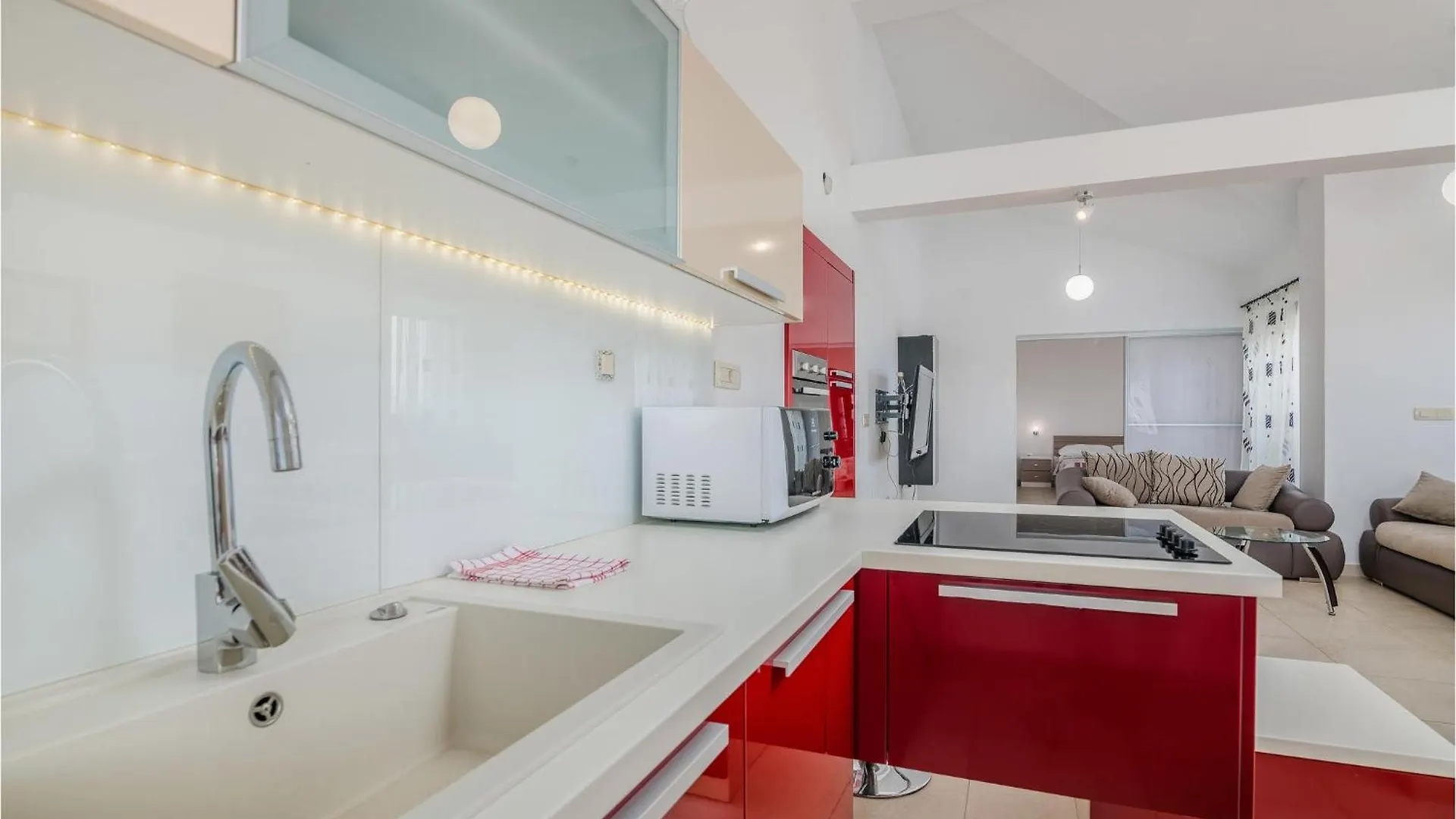 Lovely Apartment In Salatici With Kitchen