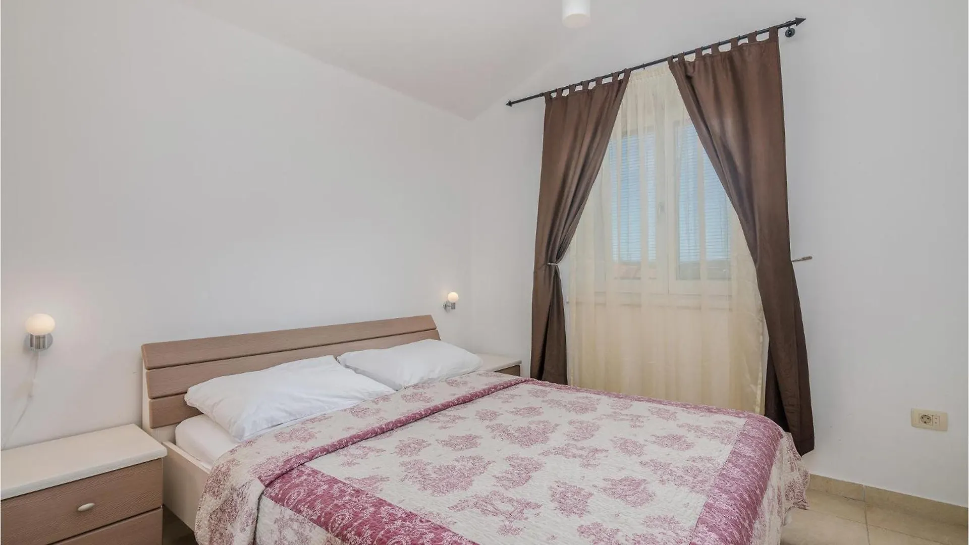 Lovely Apartment In Salatici With Kitchen  Salatić
