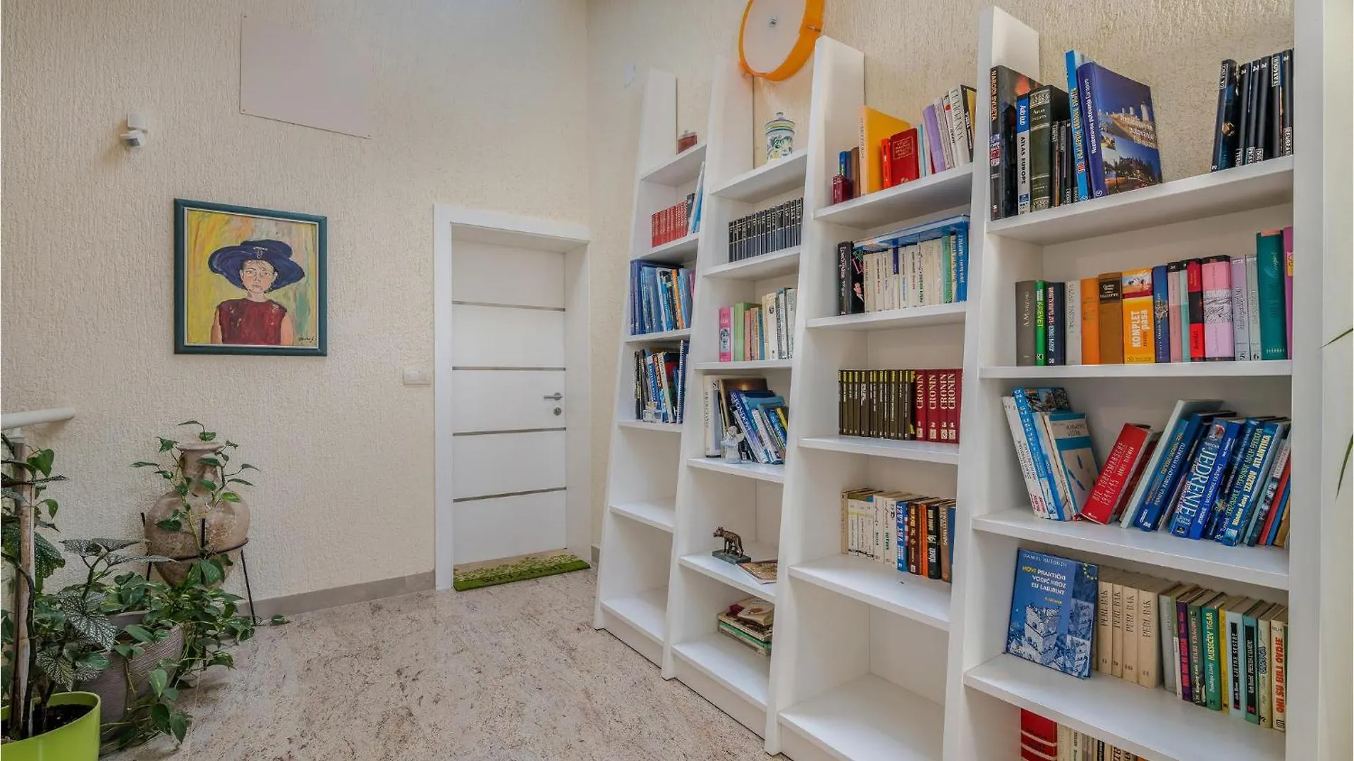Lovely Apartment In Salatici With Kitchen