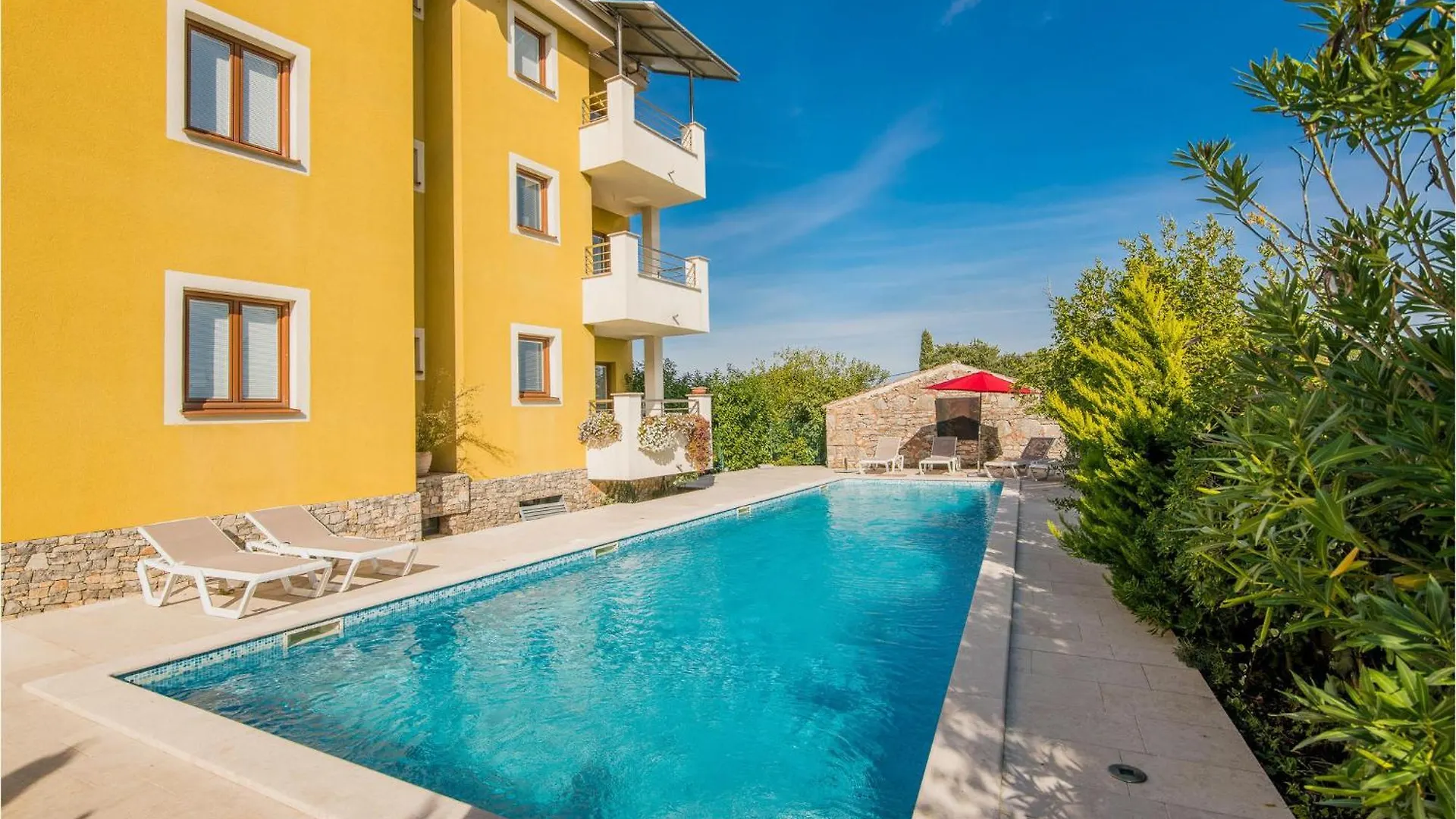 Lovely Apartment In Salatici With Kitchen Salatić